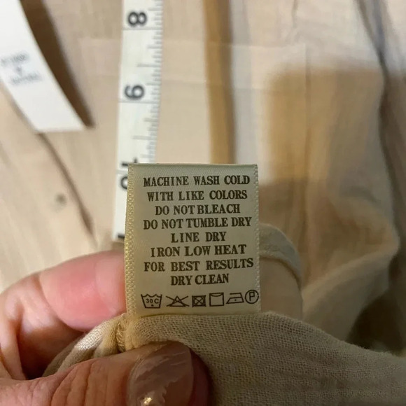 New In | Reagan Button Up Top - Size Medium - Picture 7 of 9